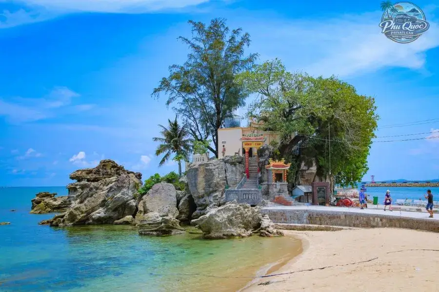 Dinh Cau Temple