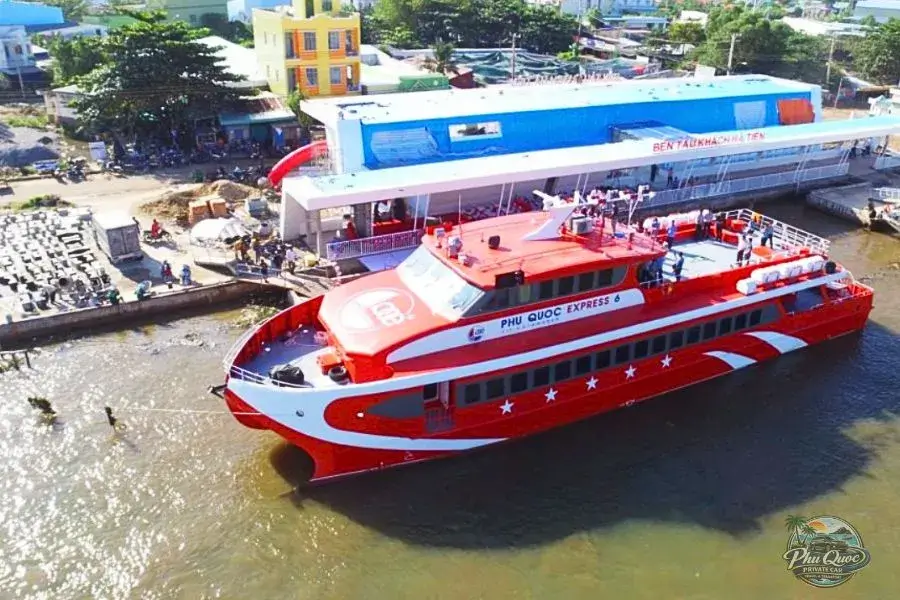 Phu Quoc Express in Ha Tien Port