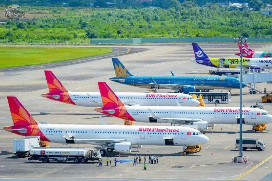 Sun PhuQuoc Airways and Vietnam Airlines at Phu Quoc Airport