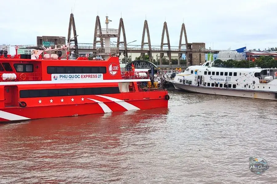 Superdong and Phu Quoc Express